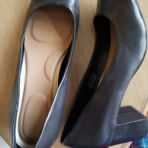 Practically new Aerosols shoe